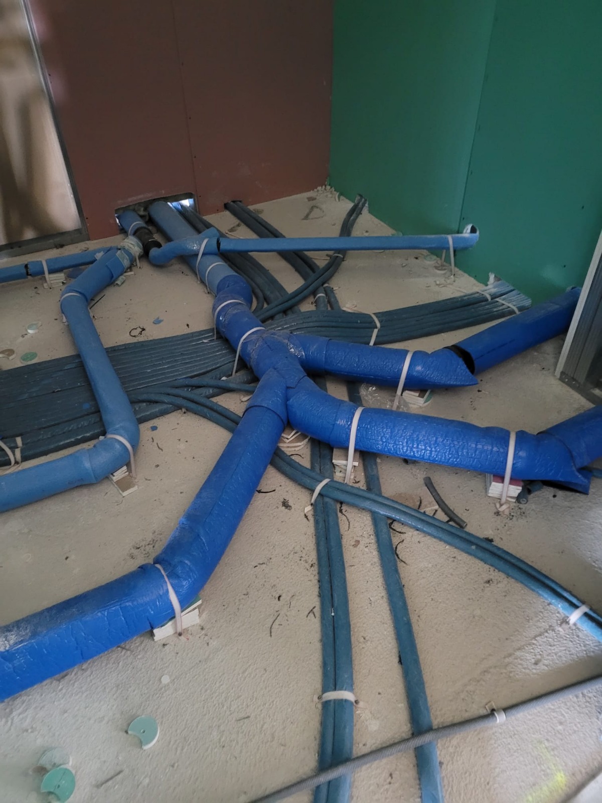 Lavori nel cantiere del Cubo 2 Lavori nel cantiere del Cubo 2