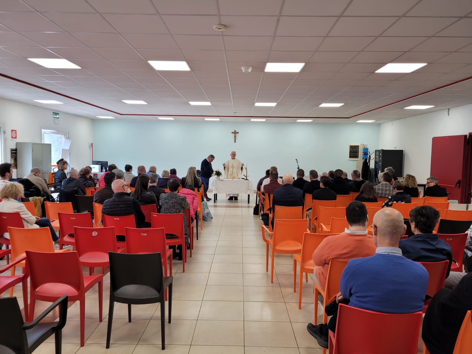 La messa di Pasqua al Centro Paolo VI La messa di Pasqua al Centro Paolo VI