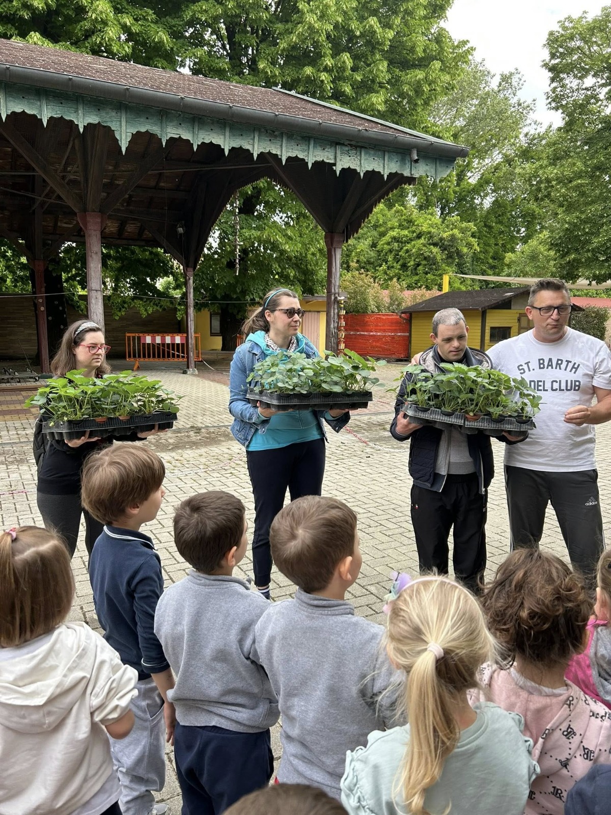 Alla Scuola dell’Infanzia di Camposampiero l’orto si fa con Il Graticolato Alla Scuola dell’Infanzia di Camposampiero l’orto si fa con Il Graticolato
