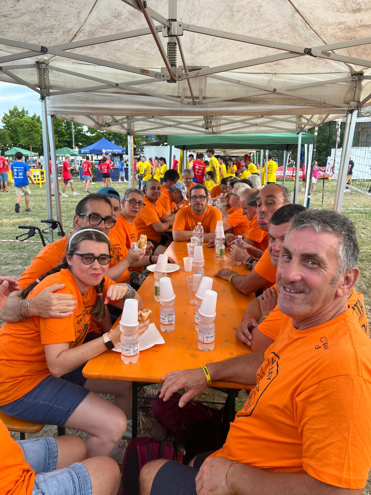 Utenti e operatori al “Torneo delle Contrade” di Arsego Utenti e operatori al “Torneo delle Contrade” di Arsego