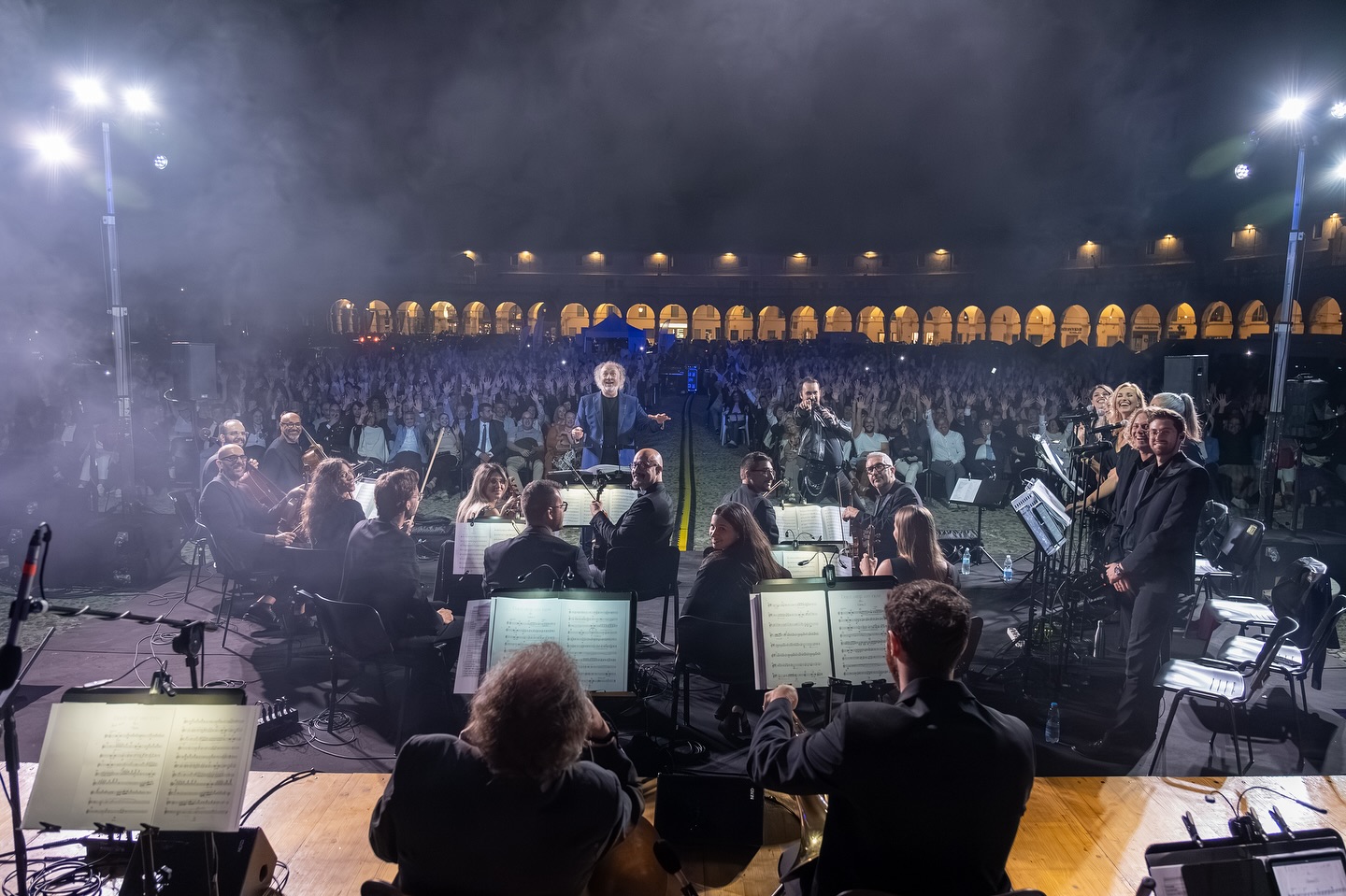 In Piazza Camerini a Piazzola un concerto stupendo per Il Passero In Piazza Camerini a Piazzola un concerto stupendo per Il Passero