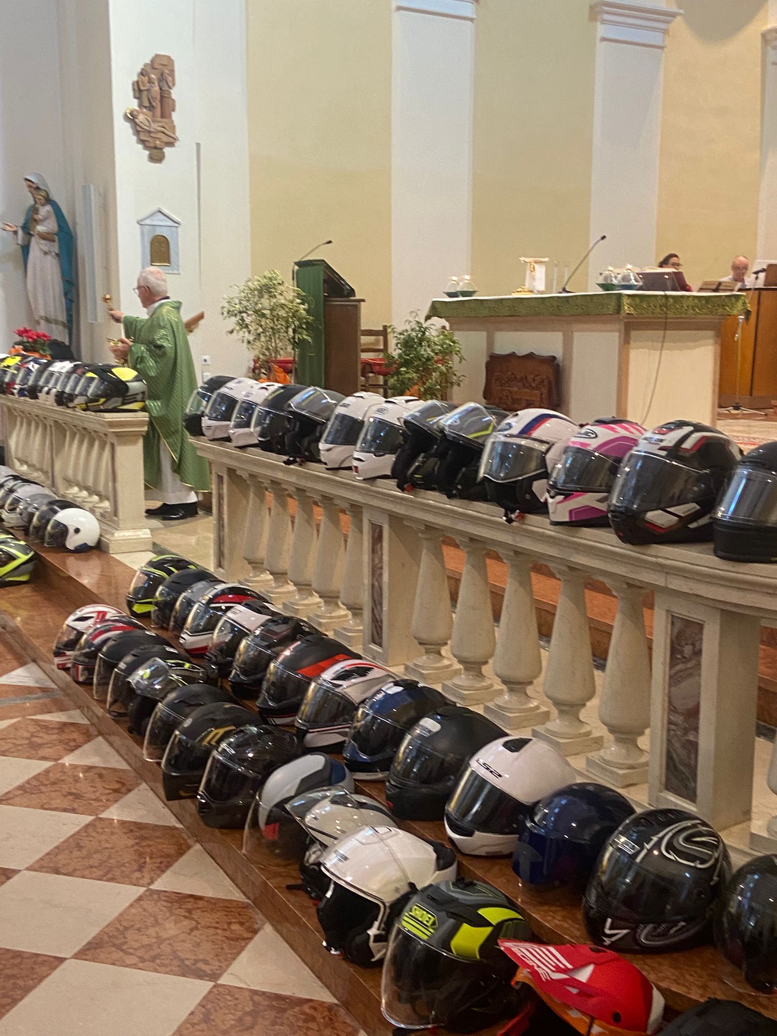 Gli amici bikers di Busiago tornano anche quest'anno al Centro Paolo VI Gli amici bikers di Busiago tornano anche quest'anno al Centro Paolo VI